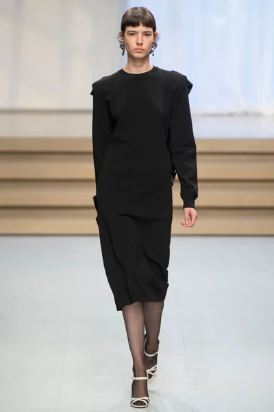 Look 27